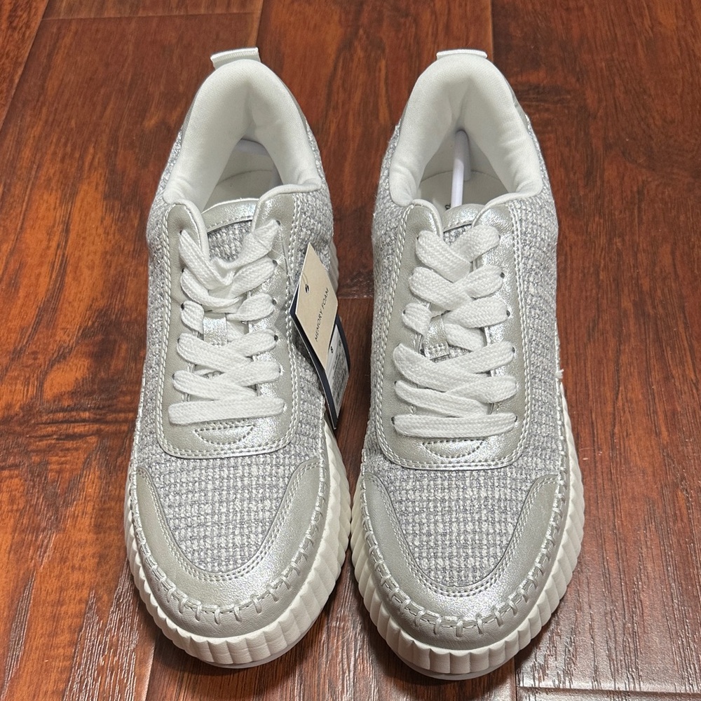 Universal Thread Persephone Metallic Silver Sneakers